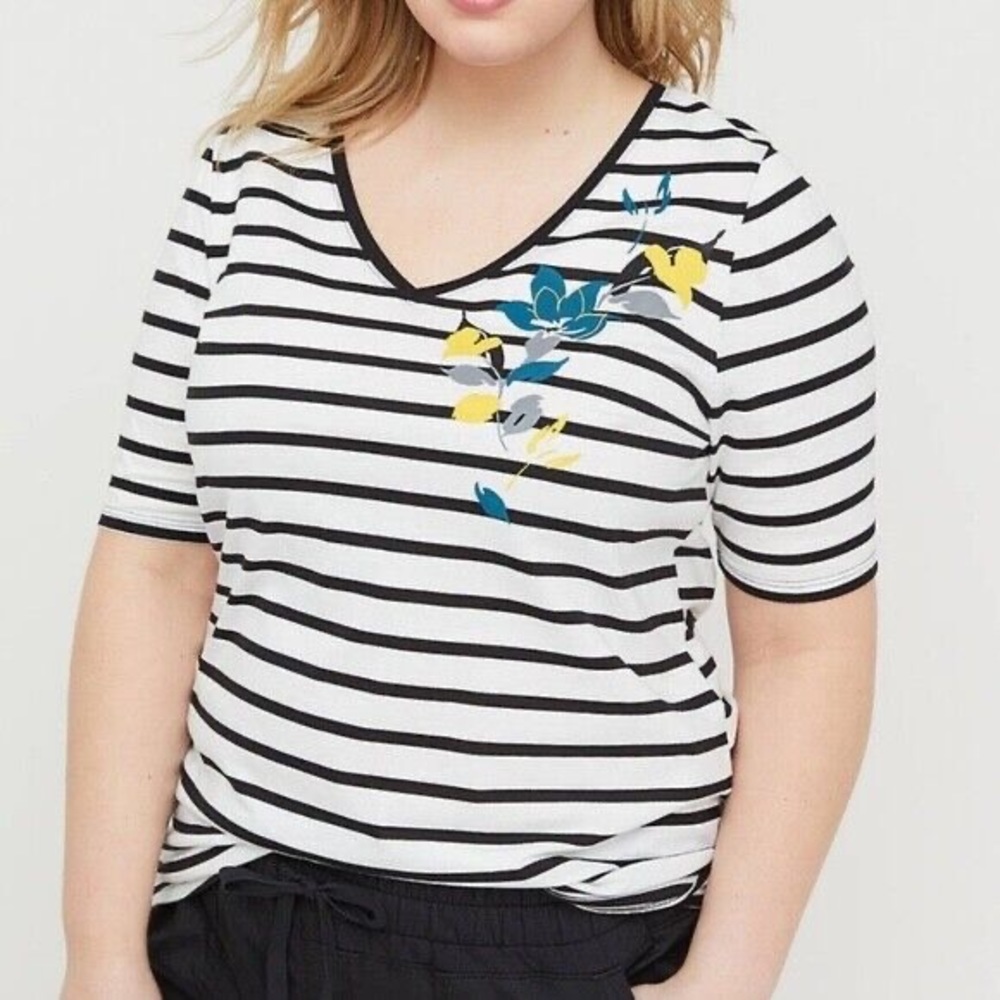 T14) Lane Bryant White Black Stripes V -Neck Floral Short Sleeve Top Shirt